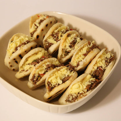 Arepa Pelua (Tiftik Etli & Kars Kaşarlı)