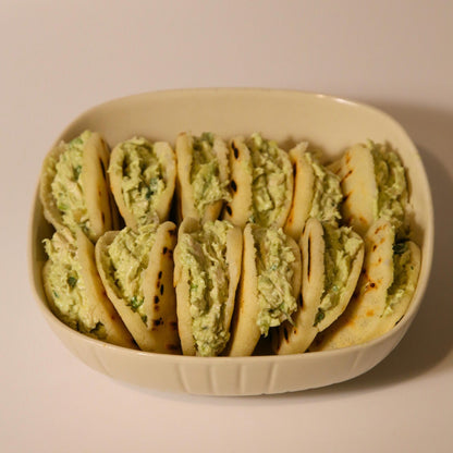 Arepa Reina Pepiada (Tavuklu & Avokadolu)